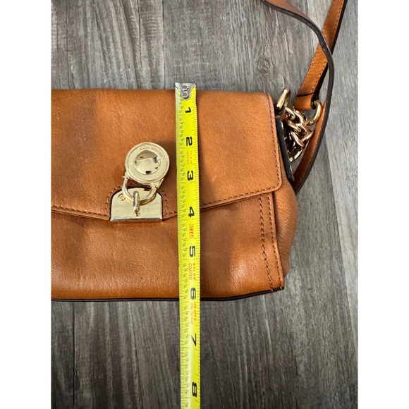 Michael Kors Leather Crossbody Bag Tan Chain Strap Lock Closure - Picture 9 of 10